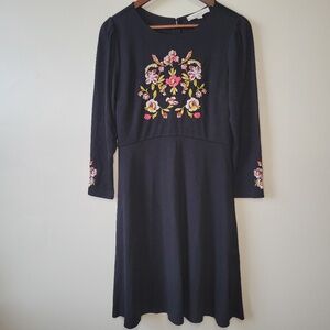 LOFT Black Embroidered Jersey Knit Dress Size 2 Long Sleeve A-Line Knee Length